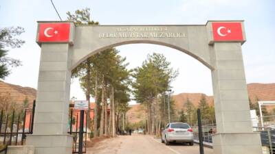 Aksaray Belediyesi, Bedir Muhtar Külliyesi’nde gerçekleştirdiği ağaç dikimi ve koruma