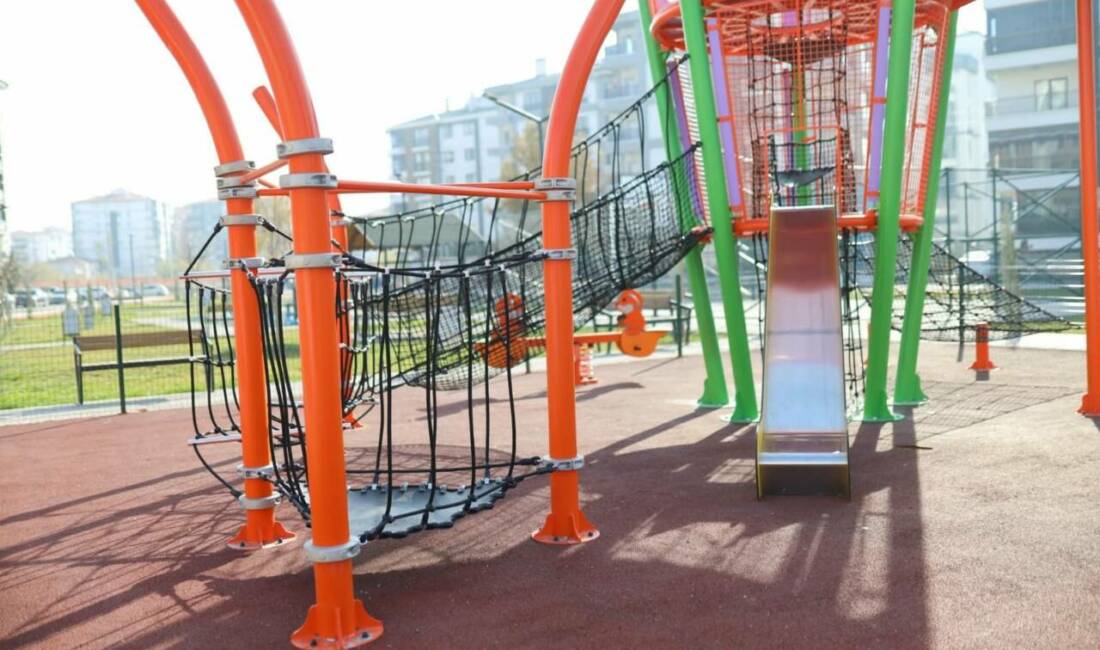 Aksaray Belediyesi tarafından Tacin Mahallesi’nde bulunan parkta kapsamlı bir yenileme