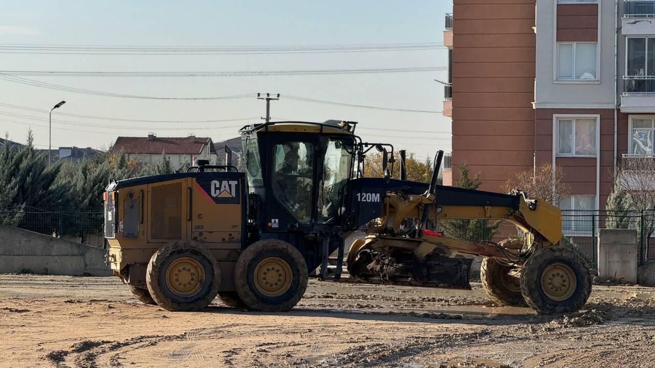Aksaray Belediyesi, şehir genelinde sürdürdüğü altyapı ve üstyapı yatırımlarına bir