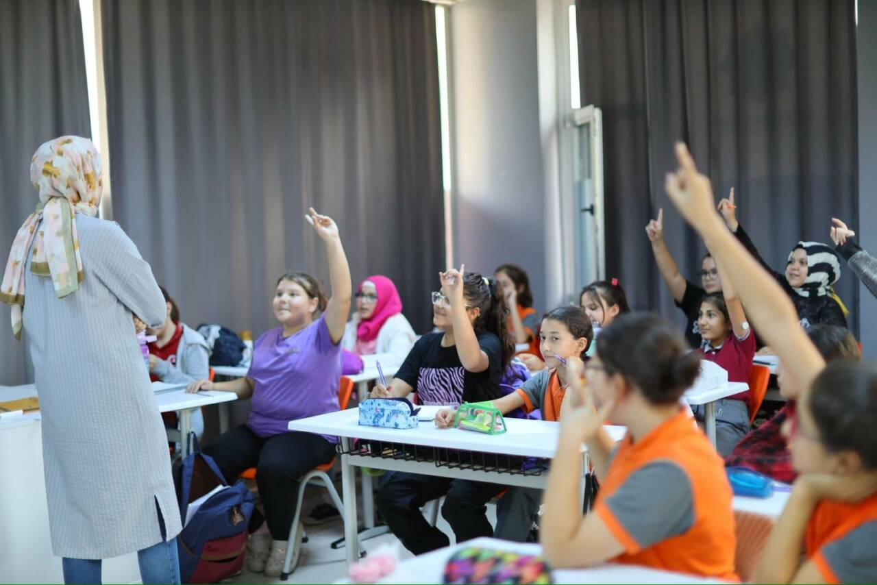 Aksaray Belediyesinin hizmete açtığı, 8 Bilgihane’de çalışmalar aralıksız sürüyor. Gençlerin