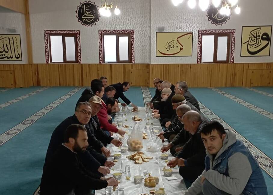 Sultanhanı ilçesinde bulunan Sülüklü Camii’nde sabah namazı buluşması gerçekleştirildi. Cuma