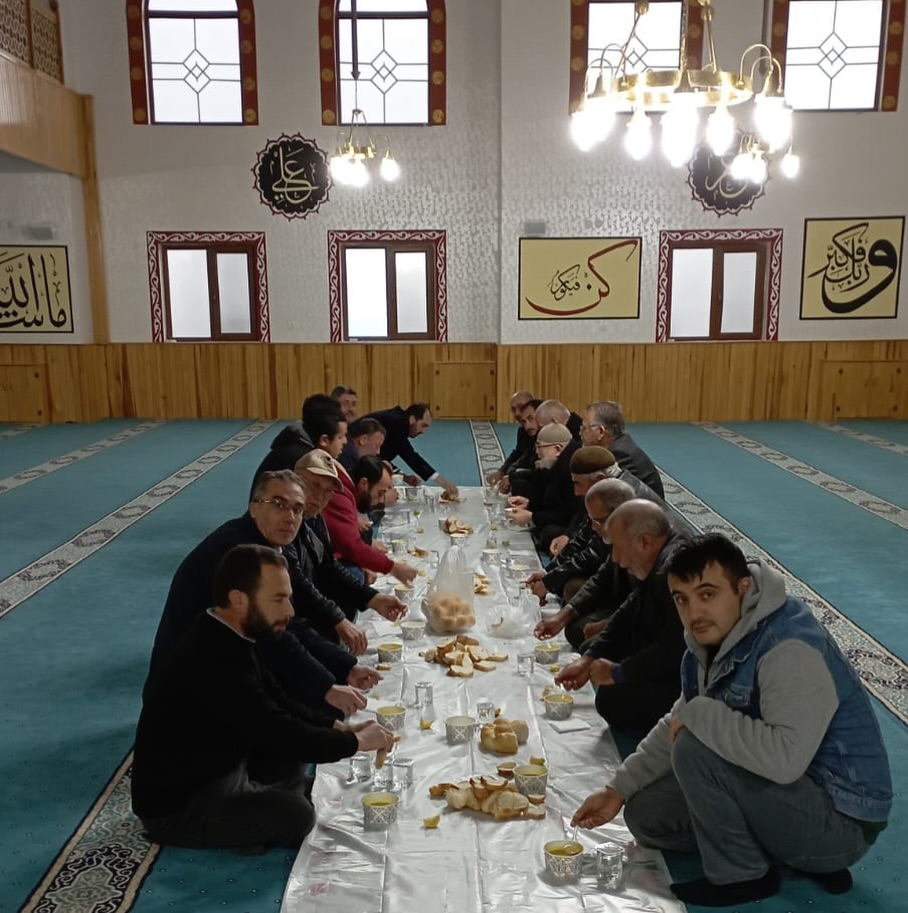 Sultanhanı ilçesinde bulunan Sülüklü Camii’nde sabah namazı buluşması gerçekleştirildi. Cuma