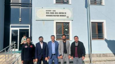 Eskil İlçe Müftülüğü bünyesinde görev yapan şube müdürü, vaiz, manevi