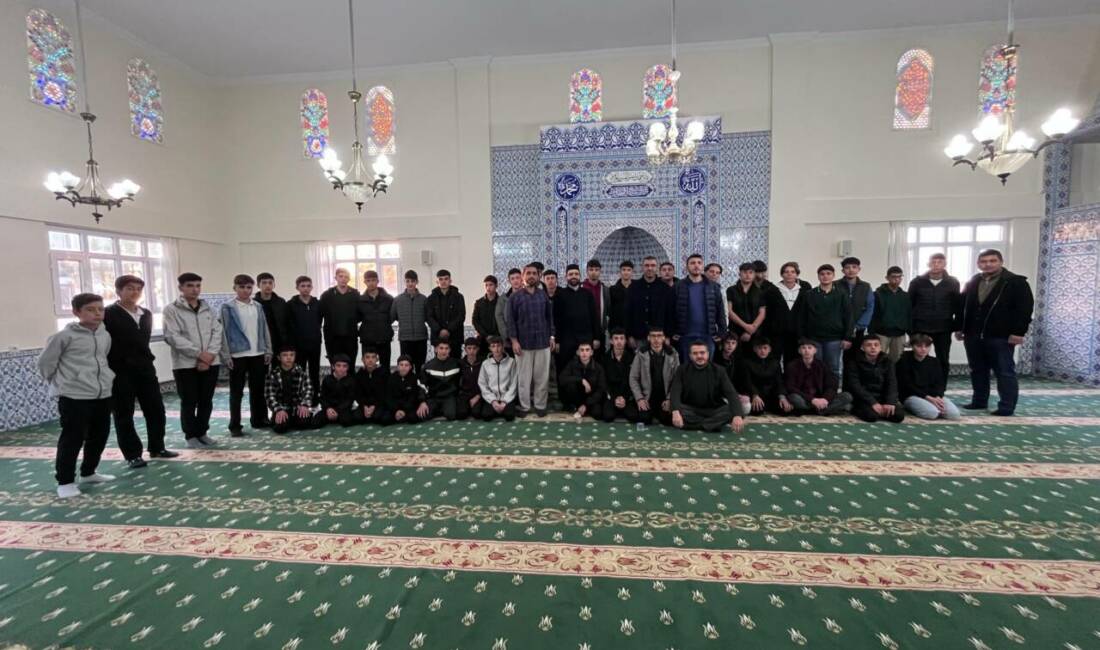 Eskil İlçe Müftülüğü tarafından düzenli olarak devam ettirilen sabah namazı