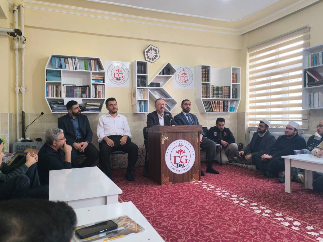 Eskil İlçe Müftüsü Seyit Böğet’in daveti üzerine ilçeye gelen emekli
