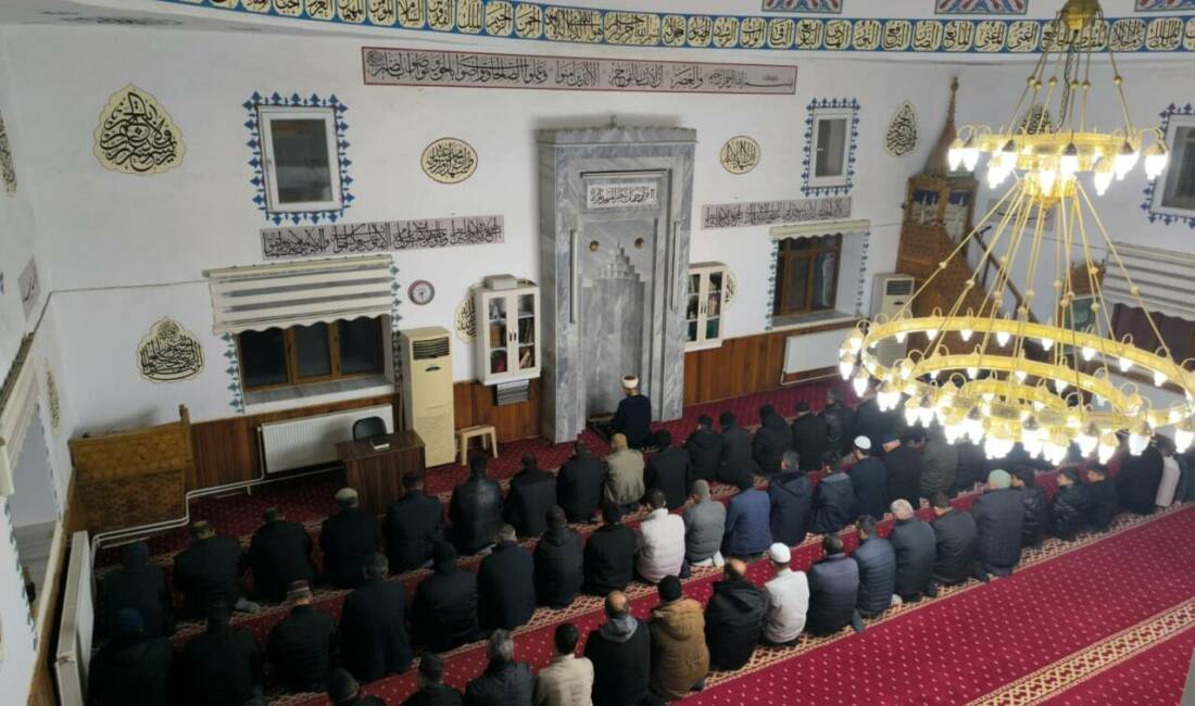 Eskil İlçesi’nde geleneksel hale gelen sabah namazı buluşmaları devam ediyor.