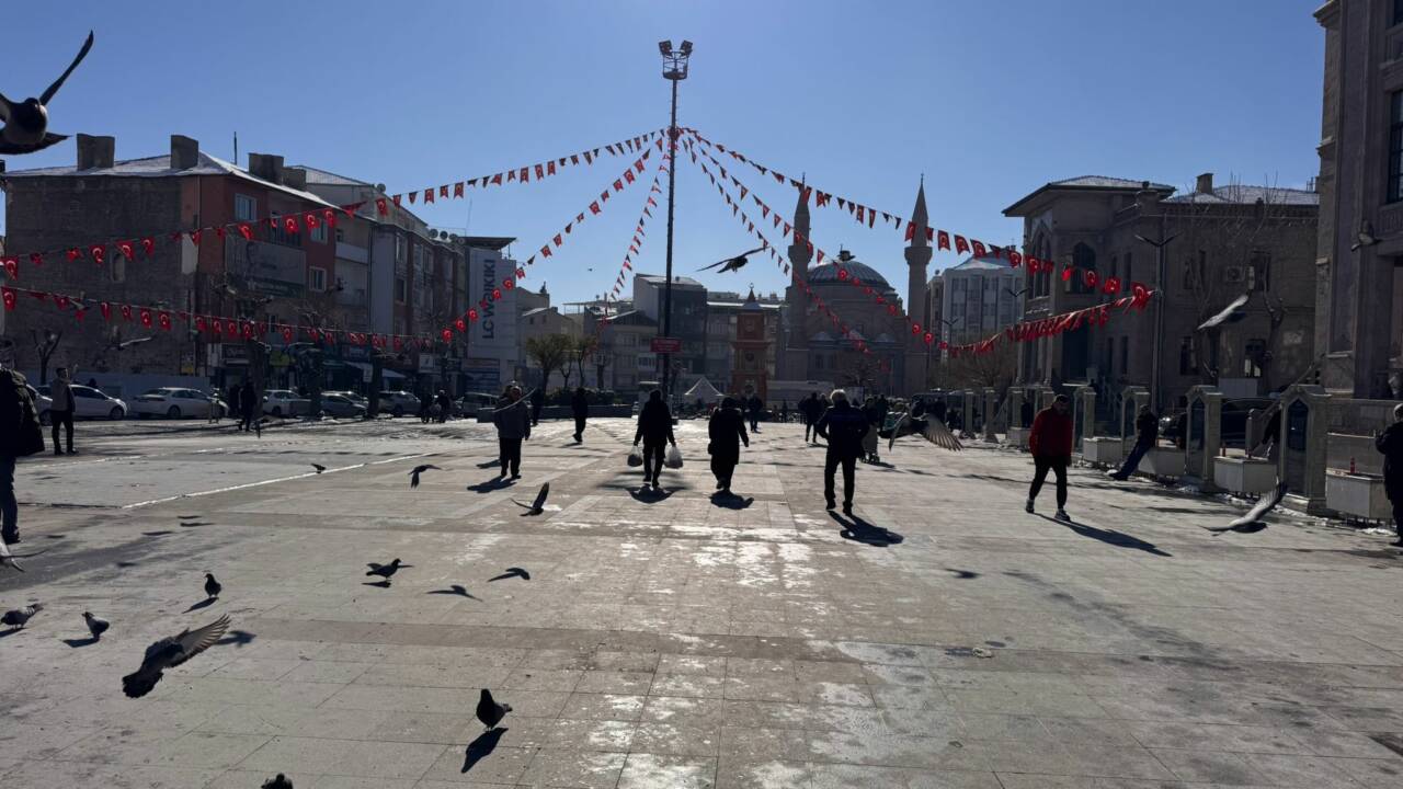 Meteoroloji, Aksaray’da günlerce sürecek buzlanma ve don riskine dikkat çekti.