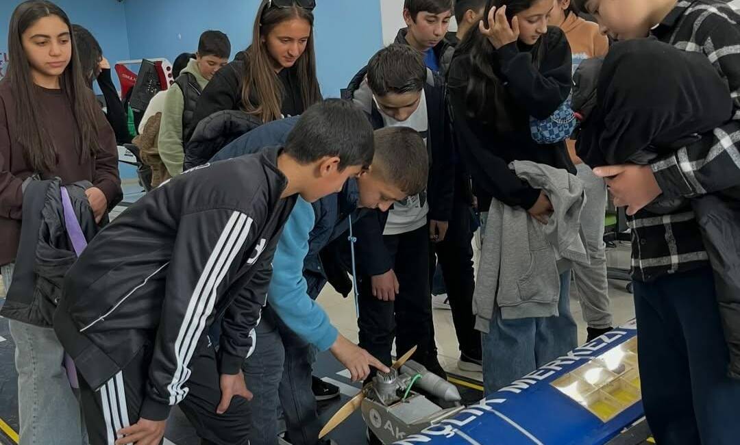 Aksaray Gençlik Merkezi, Okullar Merkezimde projesi kapsamında Çekiciler Ortaokulu öğrencilerini