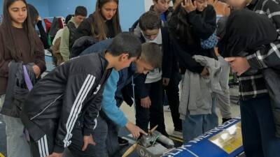 Aksaray Gençlik Merkezi, Okullar Merkezimde projesi kapsamında Çekiciler Ortaokulu öğrencilerini