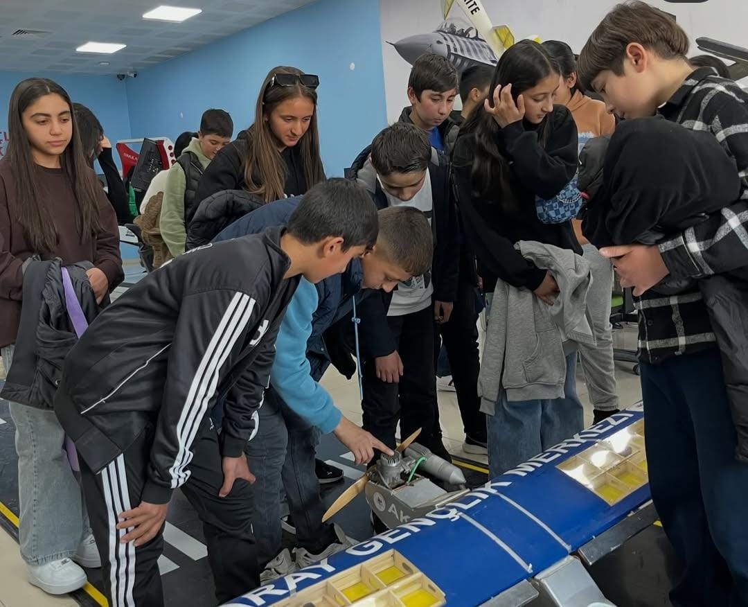 Aksaray Gençlik Merkezi, Okullar Merkezimde projesi kapsamında Çekiciler Ortaokulu öğrencilerini