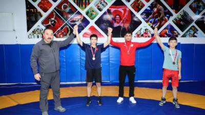 Aksaray’da okul sporları kapsamında düzenlenen gençler serbest ve grekoromen stil