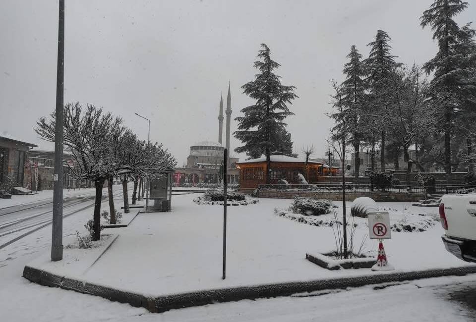Aksaray’ın Güzelyurt ilçesinde etkili olan kar yağışı, tarihi ve doğal