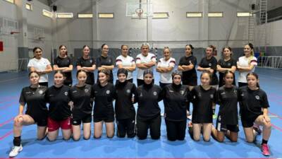 Aksaray Belediyespor Yıldız Kızlar Hentbol Takımı, İl Birinciliği müsabakalarını şampiyonlukla