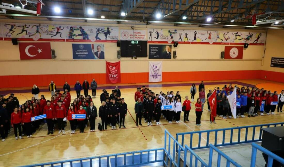 Okul Sporları kapsamında düzenlenen gençler kız ve erkek hentbol grup