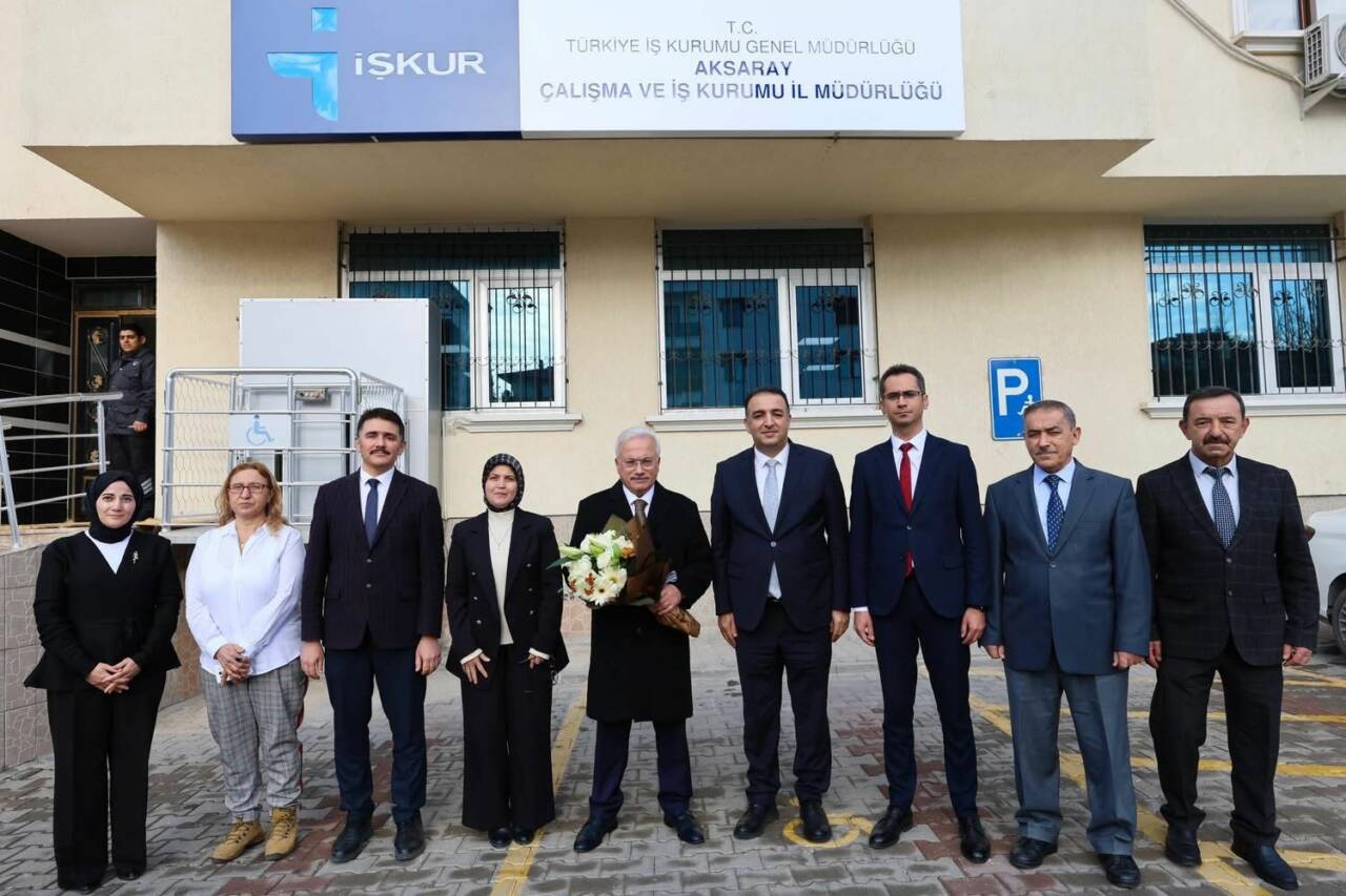Vali Mehmet Ali Kumbuzoğlu, İŞKUR personeliyle bir araya gelerek yürütülen