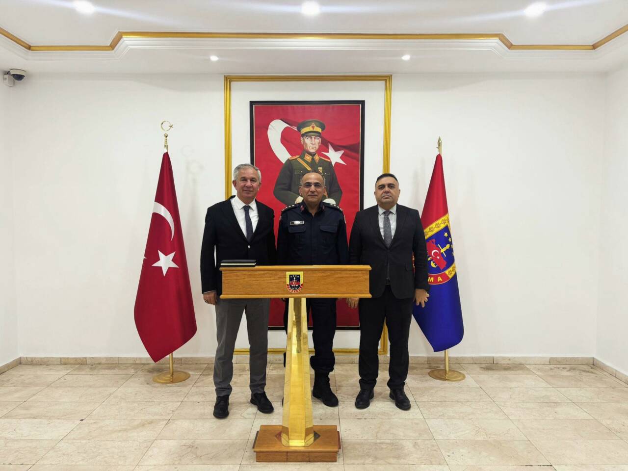 Aksaray İl Jandarma Komutanlığı’nda gerçekleşen ziyarette, İl Milli Eğitim Müdürü