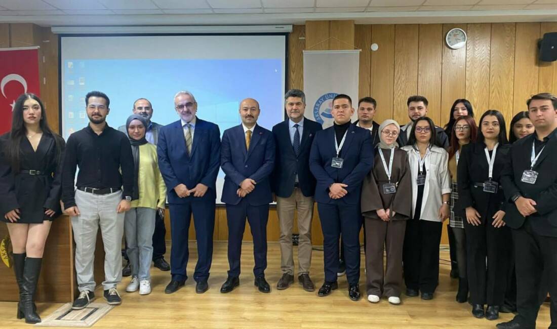 Güzelyurt Kaymakamı Süleyman Arat, Aksaray Üniversitesi ev sahipliğinde düzenlenen Kariyer