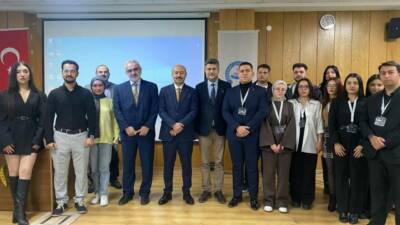 Güzelyurt Kaymakamı Süleyman Arat, Aksaray Üniversitesi ev sahipliğinde düzenlenen Kariyer
