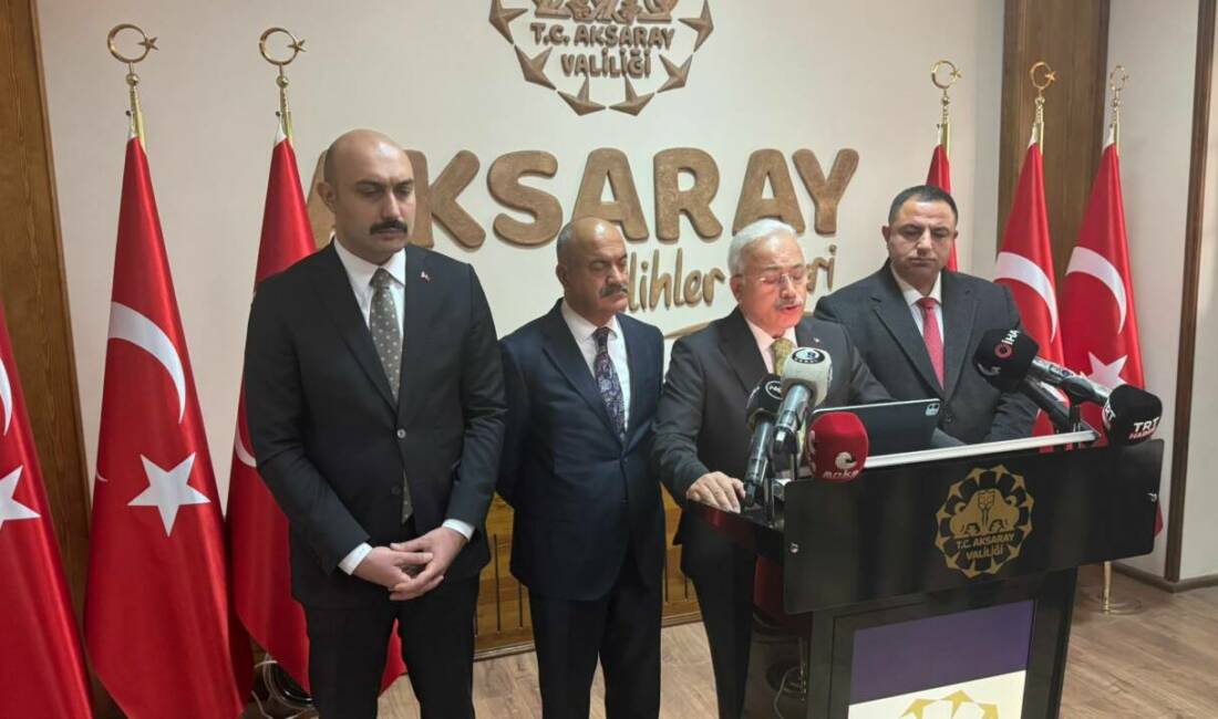 Aksaray Valisi Mehmet Ali Kumbuzoğlu, valilik hizmet binasında düzenlenen basın
