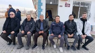 Aksaray kentte oynanan amatör küme futbol karşılaşmasında tribünde yer alan