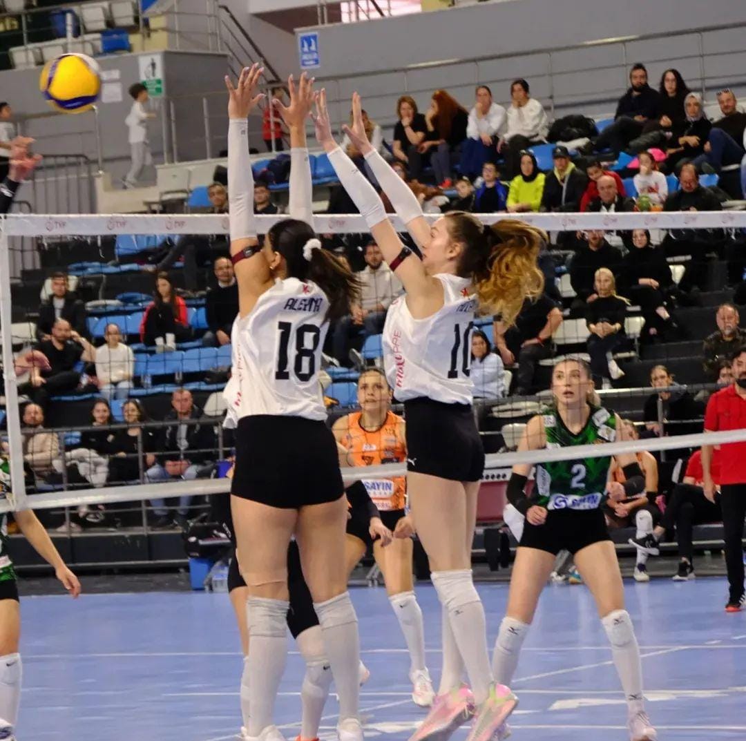 Kuzeyboru MaxiPIPE, deplasmanda oynanan karşılaşmada Sakarya ekibine 3–0 mağlup oldu.