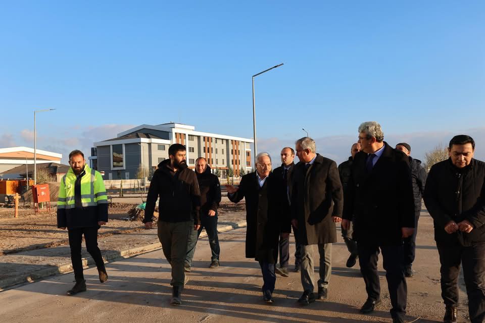 Aksaray’da yapımı devam eden Milli Eğitim Akademisi’ni Vali Mehmet Ali