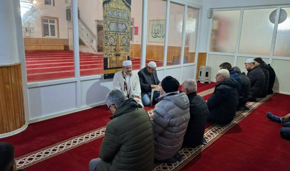 Ağaçören İlçe Müftülüğü tarafından Panlı Camii’nde düzenlenen sabah namazı buluşması,
