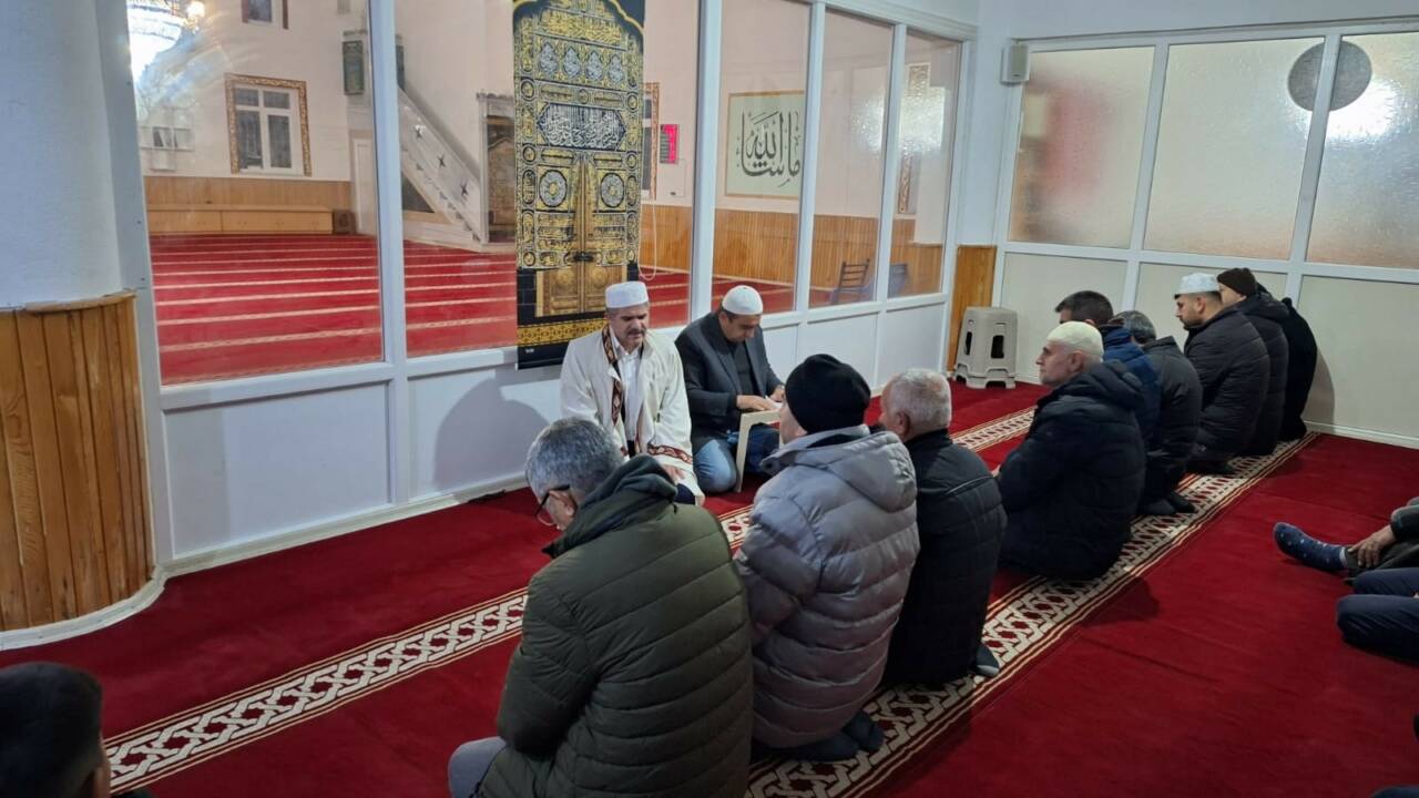Ağaçören İlçe Müftülüğü tarafından Panlı Camii’nde düzenlenen sabah namazı buluşması,