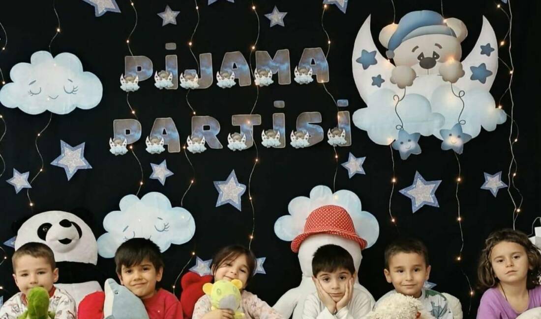Camili Şehit Rasim Bozkurt İlkokulu Anasınıfı öğrencileri, okulda düzenlenen “Pijama