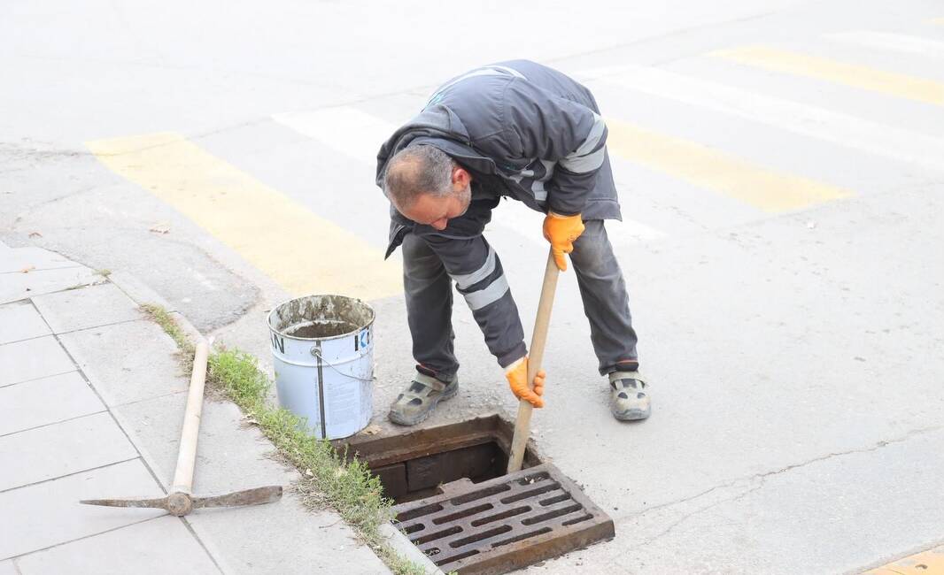 Aksaray Belediyesi, olası yağışlara karşı şehir genelinde yürütülen önleyici altyapı