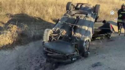 Konya'nın Seydişehir ilçesinde yaşanan olayda şarampole devrilen otomobildeki 2 kişi