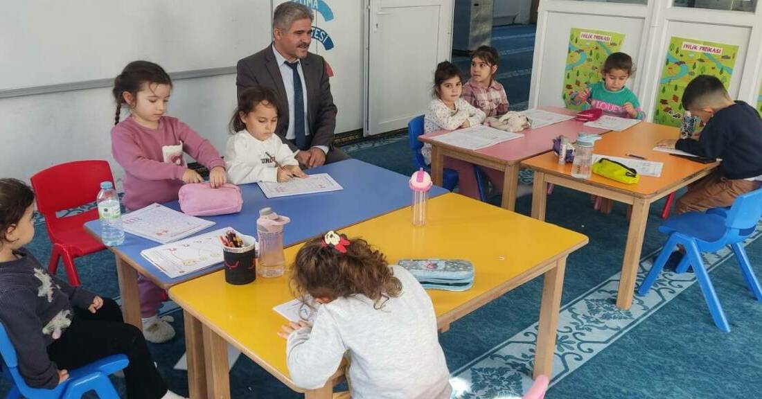Sarıyahşi İlçe Müftü Vekilimiz Adem Bozkurt, Yahşibey Mahallesi’nde faaliyet gösteren