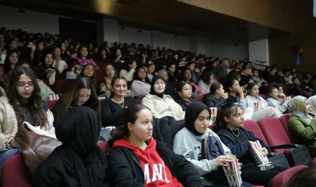 Aksaray Belediyesi, gençleri bilimle buluşturma çalışmalarına renkli bir etkinlikle devam