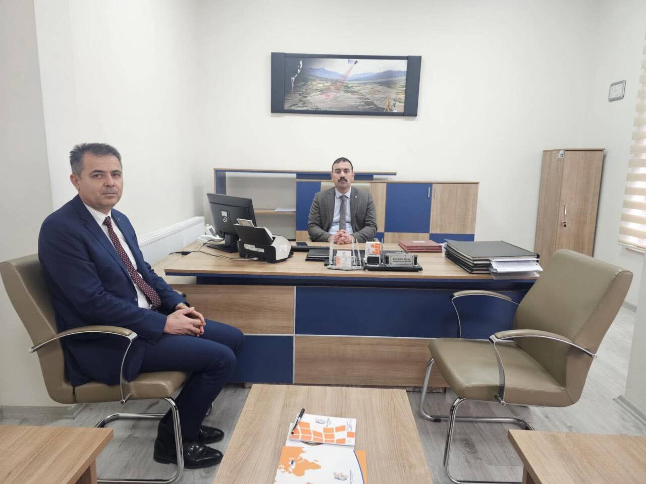 Sultanhanı Kaymakamı Bilal Göksun, İlçe Tapu Müdürlüğü’nü ziyaret ederek yürütülen