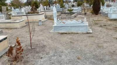 Sultanhanı Belediyesi, ilçe genelinde bulunan mezarlıklarda temizlik, bakım ve düzenleme