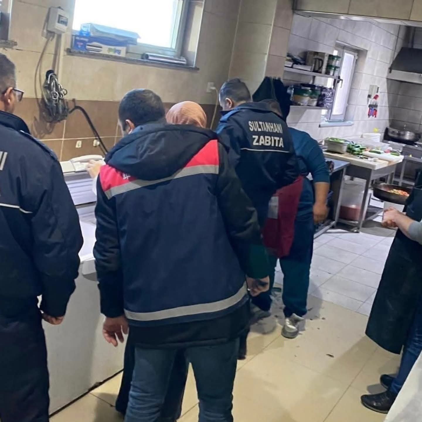Sultanhanı’nda faaliyet gösteren gıda işletmelerine yönelik kapsamlı denetimler gerçekleştirildi. Halk