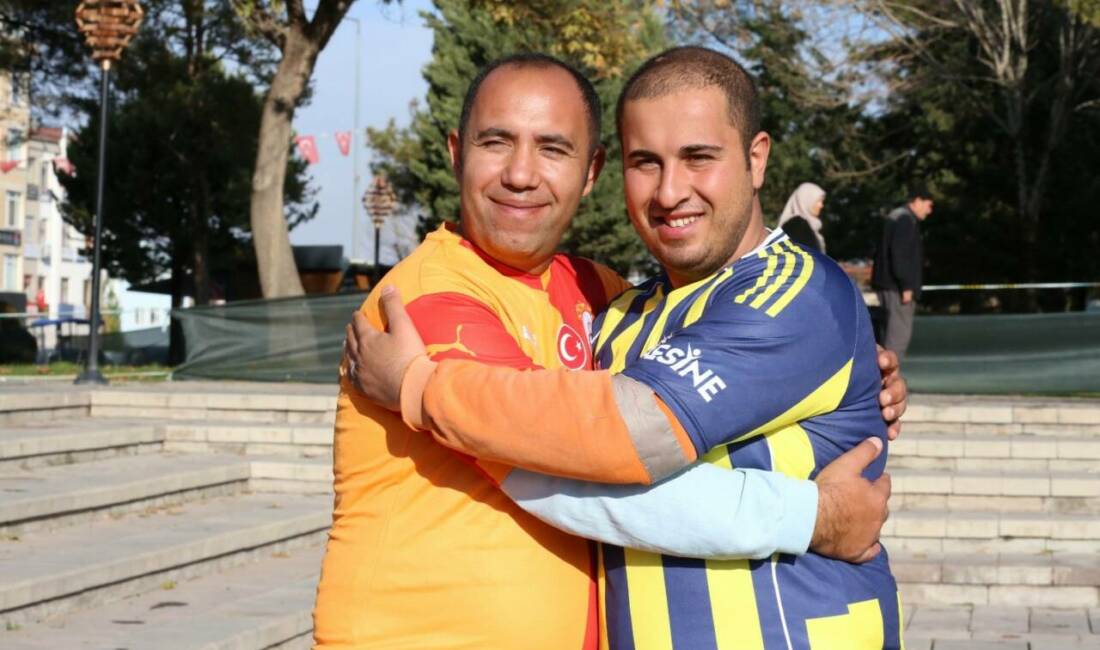 Aksaray'da Türkiye'de merakla beklenen Galatasaray–Fenerbahçe derbisi öncesi örnek bir dostluk