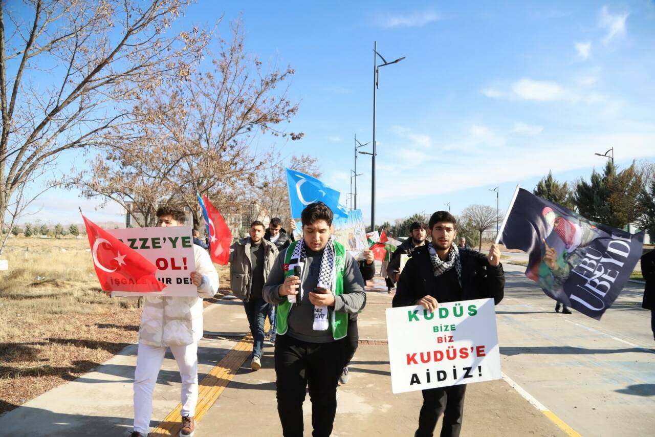 10 Aralık Dünya İnsan Hakları Günü dolayısıyla Aksaray Üniversitesi kampüsünde