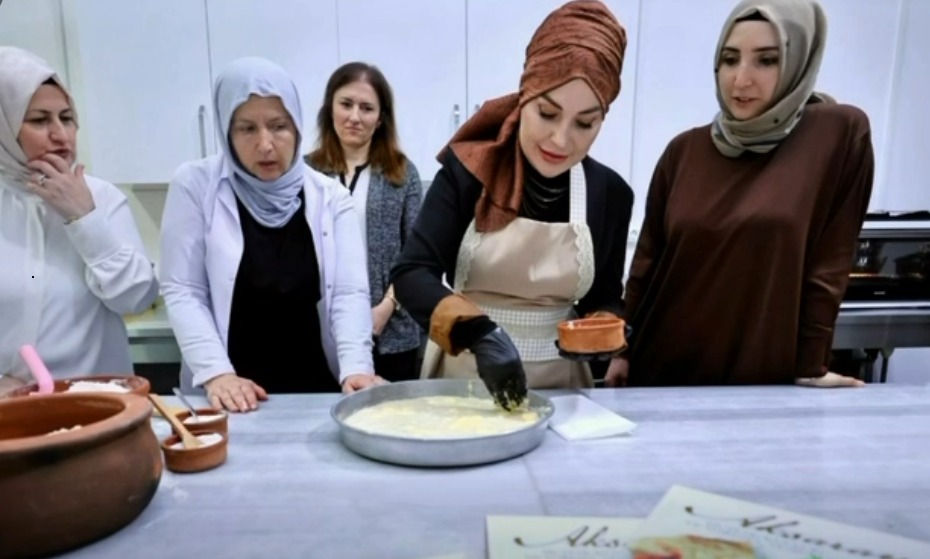 Aksaray Valisi eşi Canan Kumbuzoğlu, Sosyal Yardımlaşma ve Dayanışma Vakfı