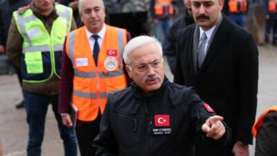Aksaray Valisi Mehmet Ali Kumbuzoğlu, yoğun kar ve olumsuz hava