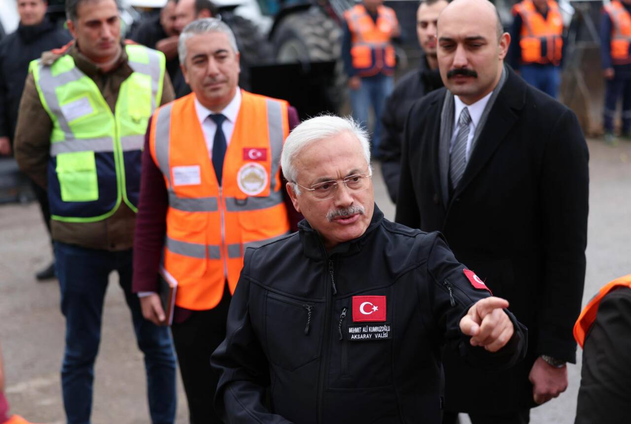 Aksaray Valisi Mehmet Ali Kumbuzoğlu, yoğun kar ve olumsuz hava