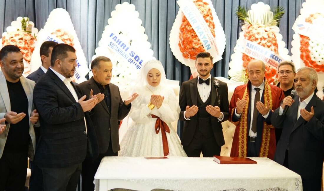 Aksaray’da düzenlenen düğün töreninde Melike Yenisan ile Demirbaş ailesinin evladı,