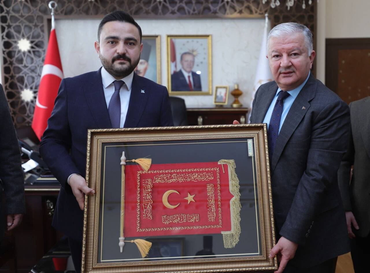 TÜGVA Aksaray İl Temsilcisi Mahmut Aliç ve yönetimi, gençlik projeleri
