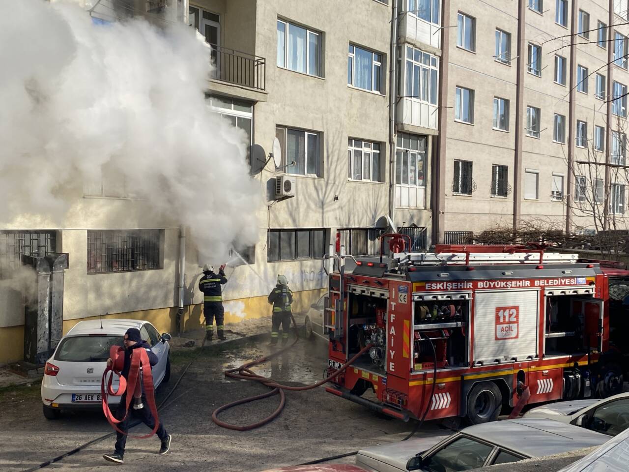 Eskişehir'in Odunpazarı ilçesinde yaşanan olayda 8 katlı bir binanın depo
