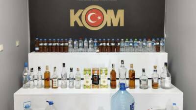 Niğde'de İl Emniyet Müdürlüğü  ekipleri tarafından düzenlenen sahte içki operasyonunda