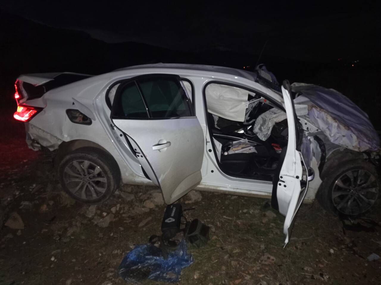 Konya'nın Seydişehir ilçesinde yaşanan olayda otomobil devrildi. Kazada 2 kişi