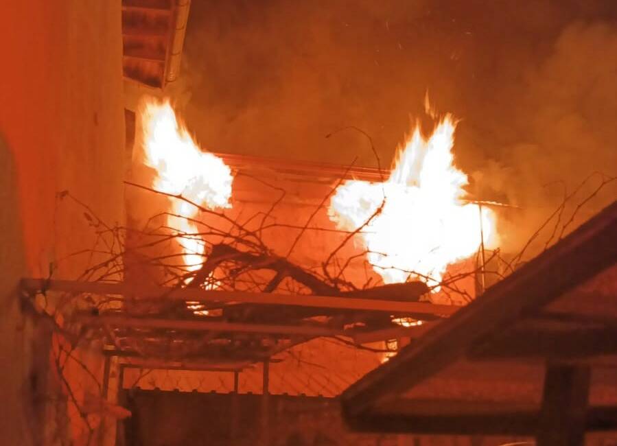 Konya'nın Beyşehir ilçesinde yaşanan olayda bir evde çıkan yangın itfaiye