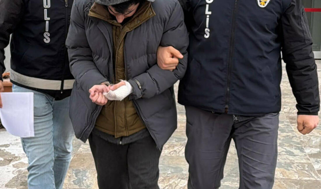 Eskişehir'in Tepebaşı ilçesinde üvey babasını bıçakla yaraladığı ileri sürülen şüpheli