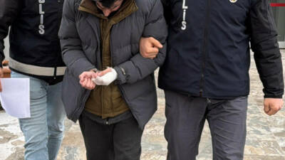 Eskişehir'in Tepebaşı ilçesinde üvey babasını bıçakla yaraladığı ileri sürülen şüpheli