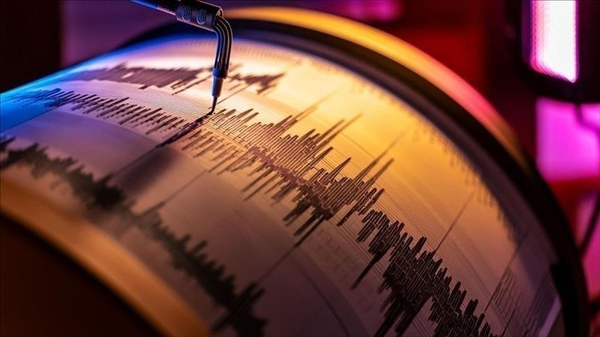 Kahramanmaraş'ın Göksun ilçesinde saat 13.19'da 4 büyüklüğünde deprem meydana geldi.